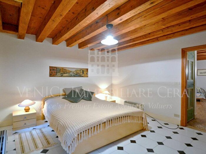 Appartamento bilocale in affitto in Campo San Maurizio, San Marco, Venezia