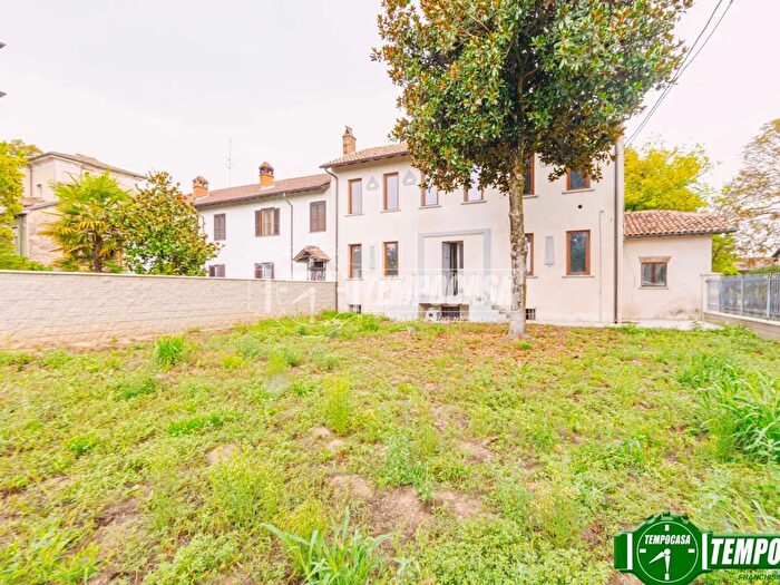 Case in Vendita e in Affitto - 2