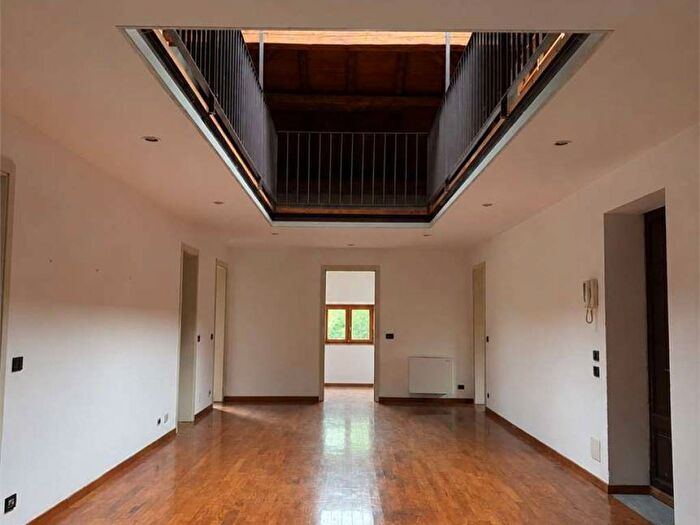 Appartamento con 6 locali in affitto in Via Raimondo Franchetti, Centro Storico, Reggio Emilia