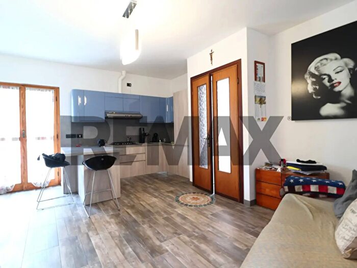 Casa bilocale in vendita in Via Butto, Erve