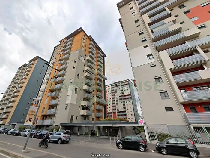 Appartamento trilocale in vendita in Via Giovanni Ansaldo, Milano