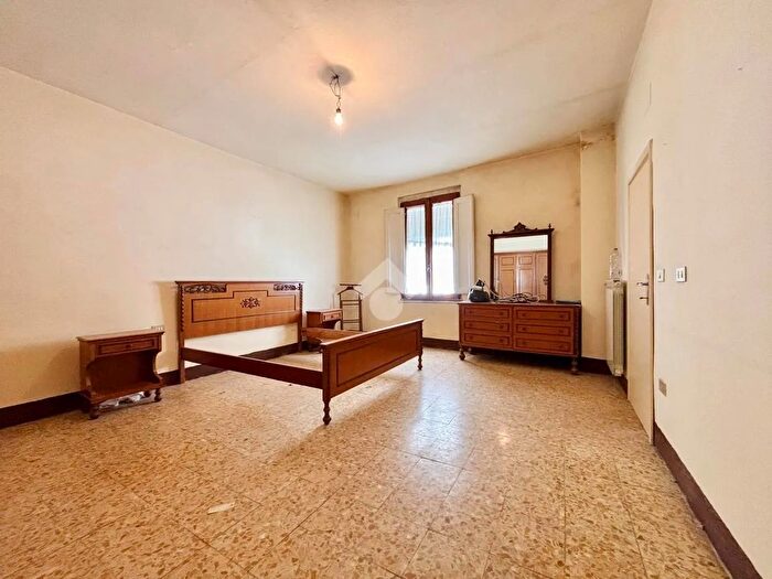 Casa bilocale in vendita in Via Borgo di Casale, Prato