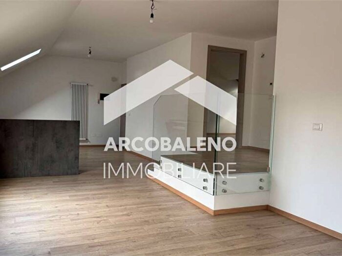 Appartamento quadrilocale in affitto in via al lago, Centro, Pergine Valsugana