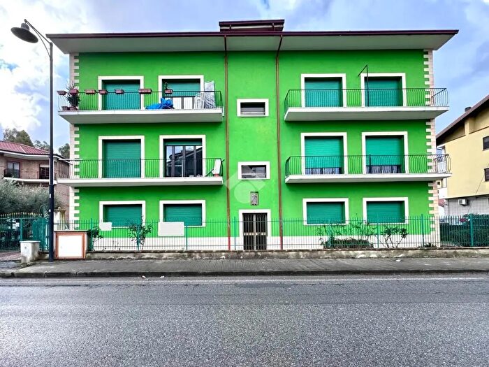 Appartamento trilocale in vendita in Via Carlo Carrà, Rende