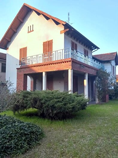 Casa con 7 locali in vendita in Via Cavour, Sartirana Lomellina