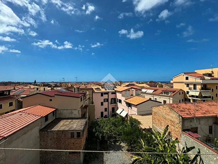 Appartamento quadrilocale in vendita in Via Nazionale, Amantea
