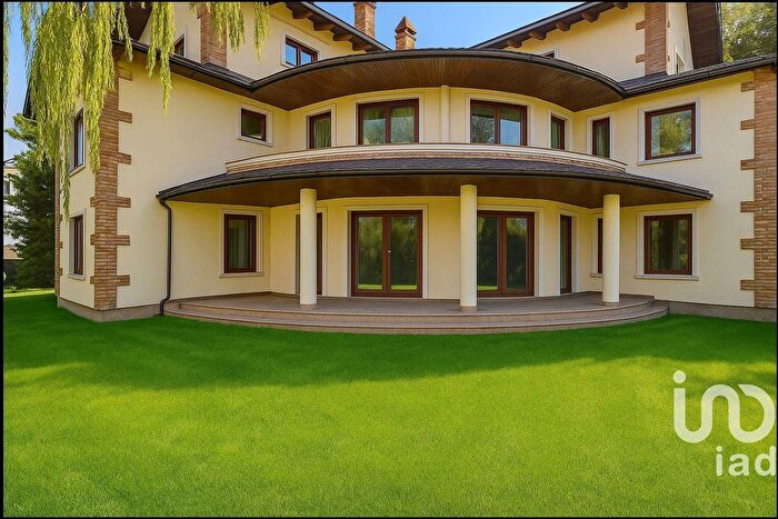 Casa con 12 locali in vendita in Via del Castello, San Clemente