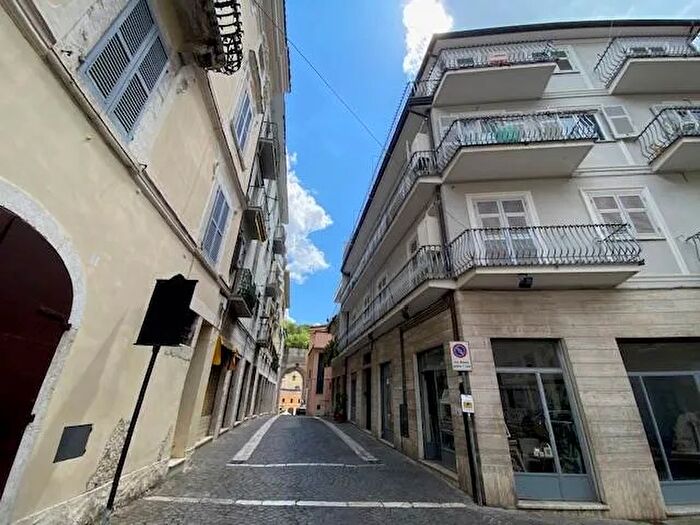 Appartamento trilocale in vendita in Atina