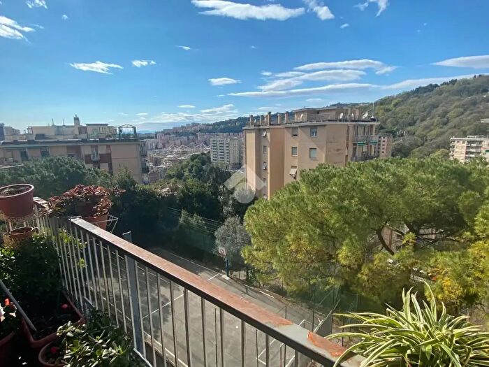 Appartamento quadrilocale in vendita in Via Stefanina Moro, Genova