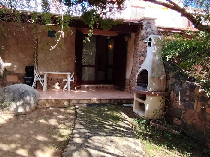 Casa trilocale in affitto in Via dei Pini, Quartu, Quartu SantElena