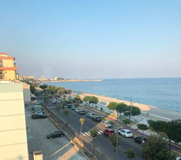 Appartamento quadrilocale in affitto in Via Murano, Catanzaro