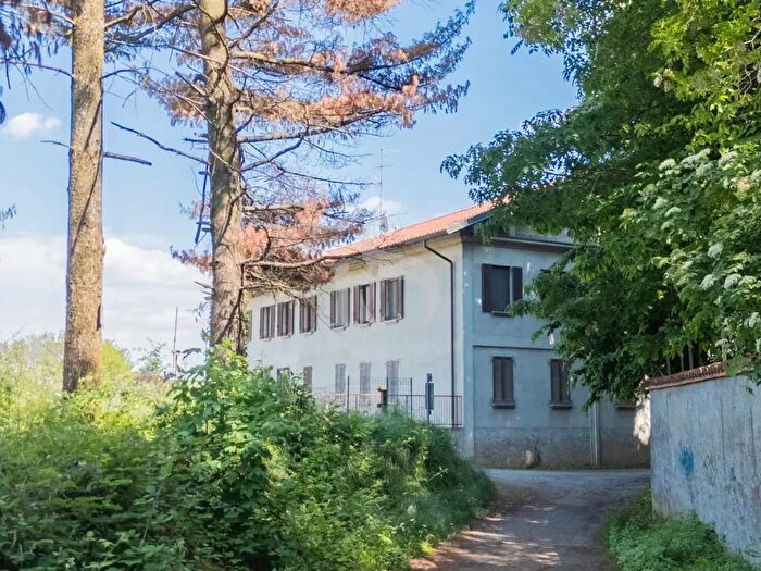 Appartamento trilocale in vendita in Via Santa Caterina da Siena, Vimercate