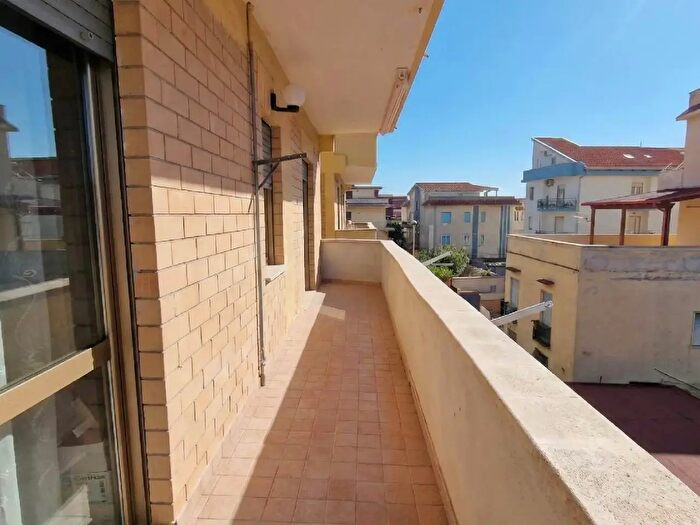 Appartamento quadrilocale in vendita in Via Raffaele Viviani, Mondragone