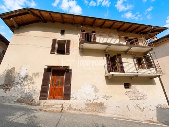 Casa con 7 locali in vendita in Via Roma, Salussola