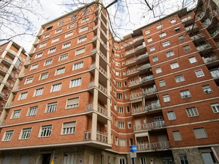 Appartamento trilocale in vendita in Corso Galileo Ferraris, Torino