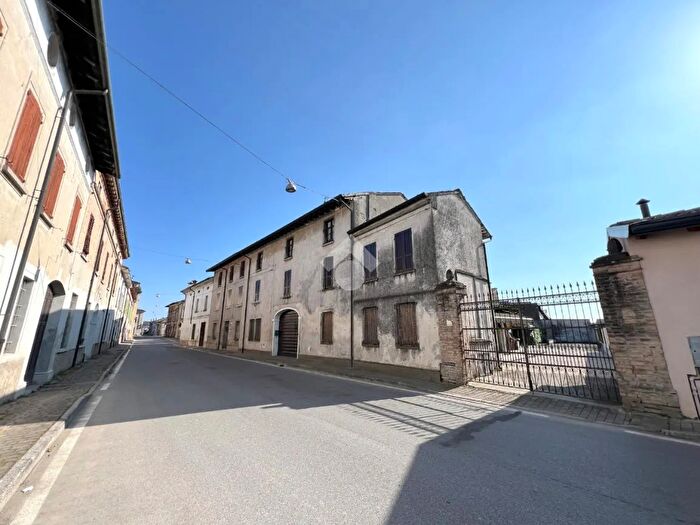 Casa con 5 locali in vendita in Via Dante, Redondesco