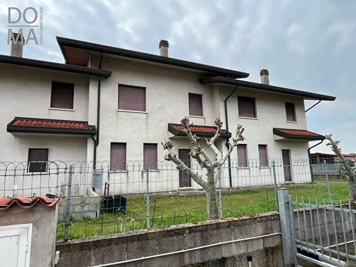 Casa con 10 locali in vendita in Rosolina