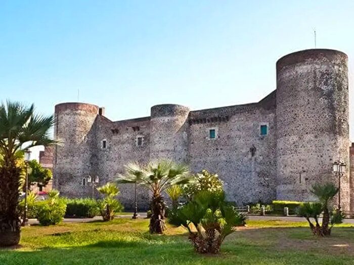 Appartamento con 5 locali in vendita in Catania