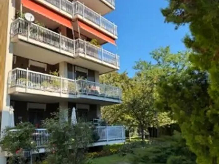 Appartamento quadrilocale in vendita in Via Padova, Milano