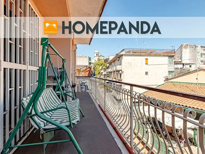 Appartamento con 5 locali in vendita in Via Badia, Aci Catena