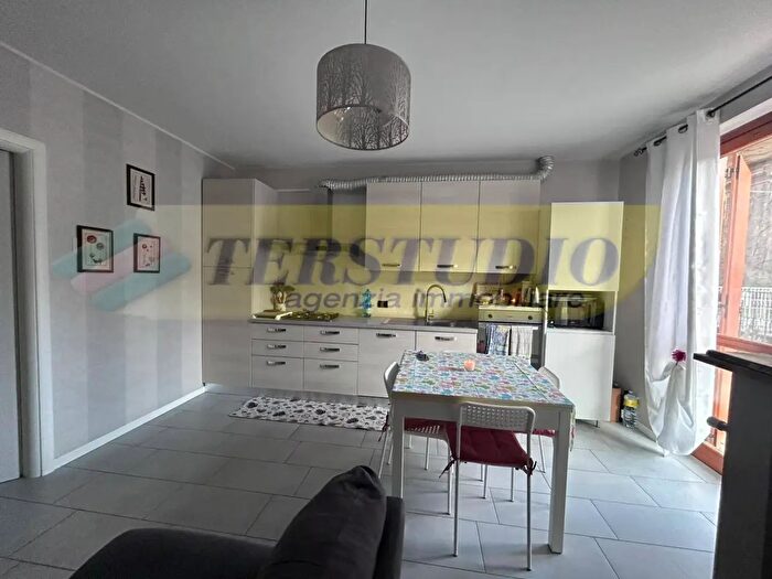 Appartamento bilocale in affitto in Via San Sosimo, Palazzago