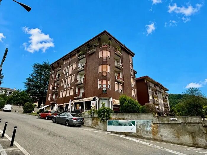 Appartamento con 6 locali in vendita in Via Pier Giorgio Frassati, Pollone