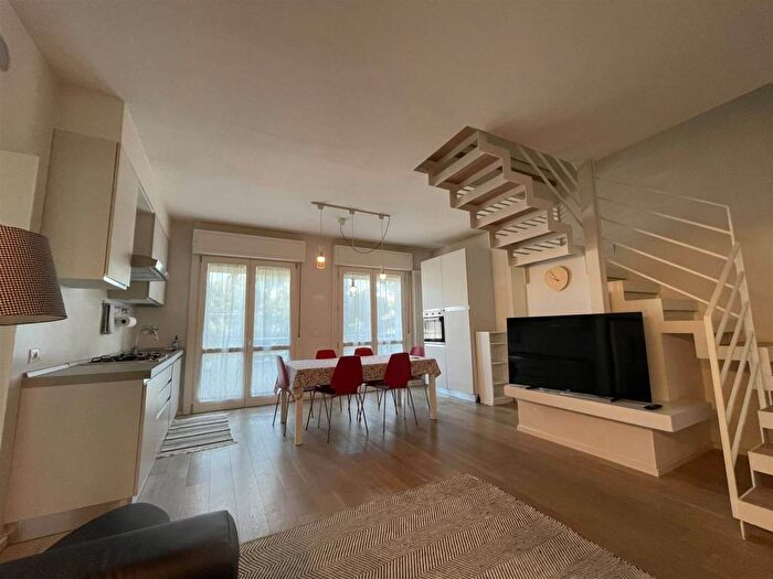 Appartamento quadrilocale in affitto in Via dei Tigli, Tirrenia, Pisa