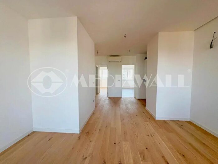 Appartamento con 5 locali in vendita in Via Guglielmo Oberdan, Pordenone