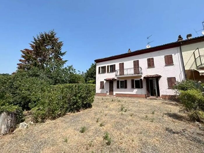 Casa con 10 locali in vendita in Pietra Marazzi