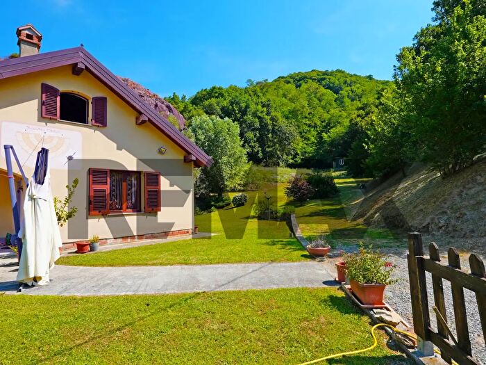 Casa con 7 locali in vendita in Via Caduti di Cravasco a, Campomorone