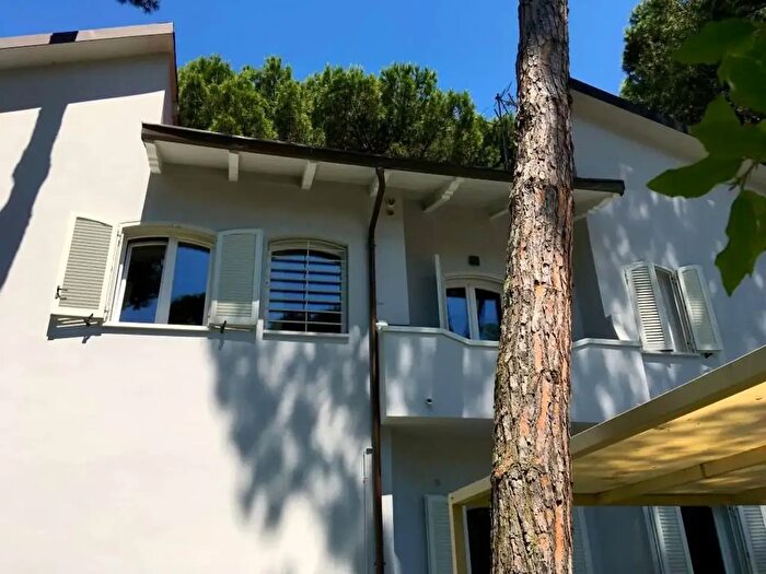 Casa con 6 locali in affitto in Via dei Medici, Forte Dei Marmi