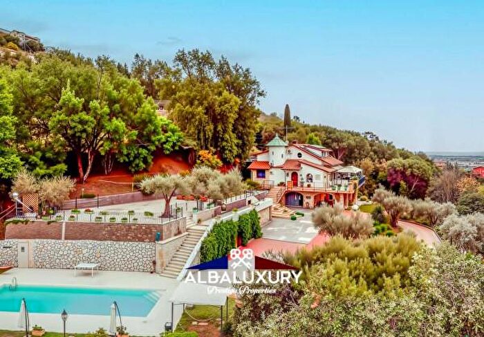 Casa con 6 locali in vendita in Via Caprignano, Castelnuovo Magra