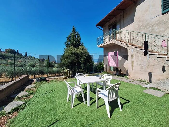 Casa trilocale in vendita in Loc La Valle, Trevi