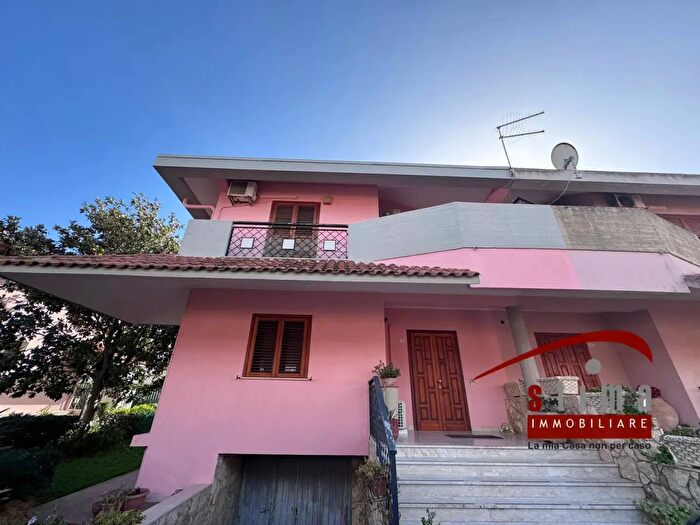 Casa con 5 locali in vendita in Via Avola SN, Siracusa