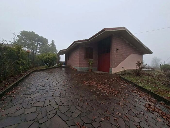 Casa con 5 locali in vendita in Avolasca