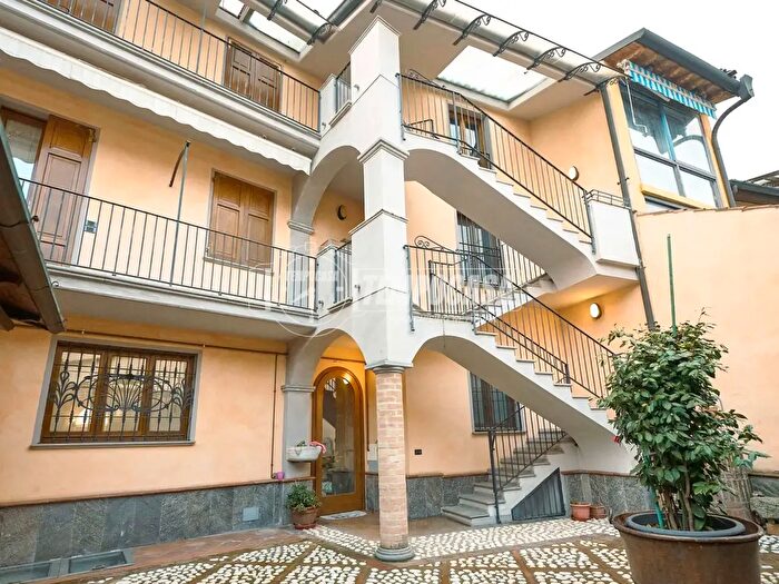 Casa quadrilocale in vendita in Piazza Antonella, Cremona