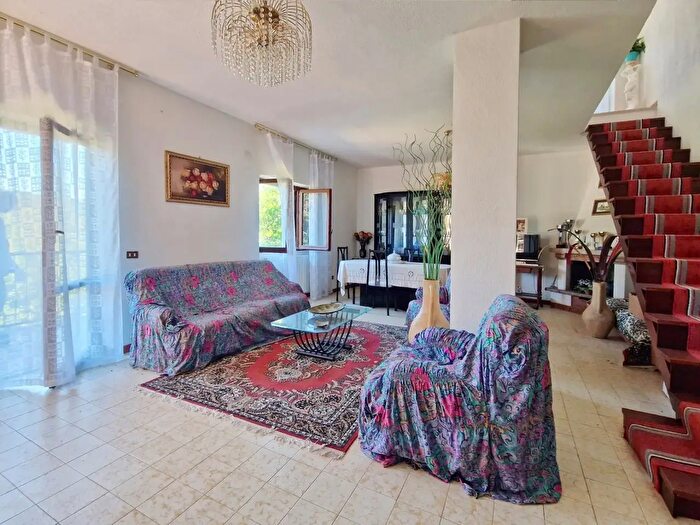 Casa con 5 locali in vendita in Casale d'Abruzzo Snc, Montereale