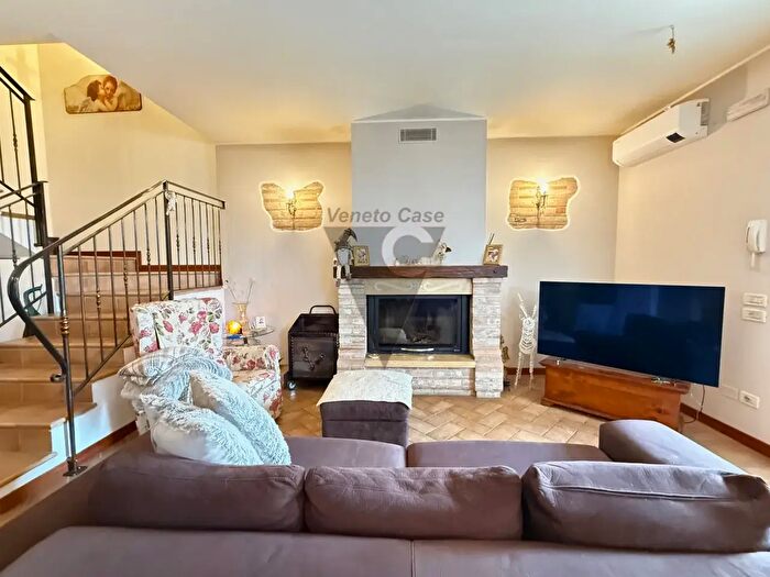 Casa quadrilocale in vendita in Via Cornio d, Camponogara