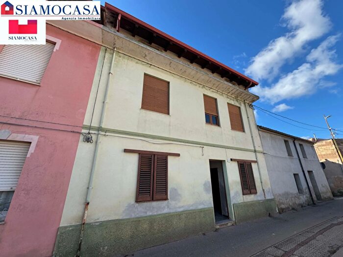 Casa con 5 locali in vendita in Guspini