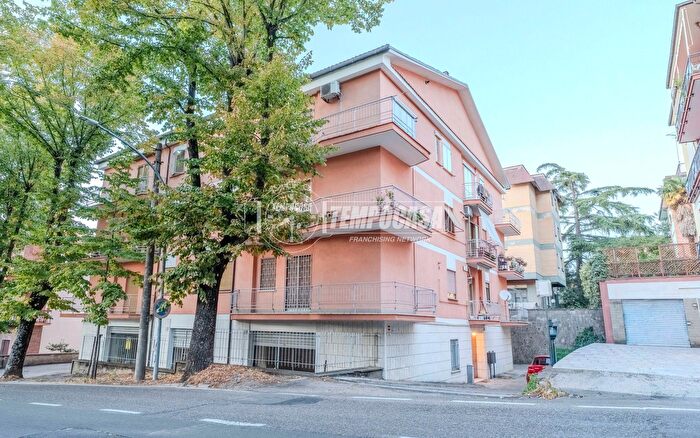 Appartamento trilocale in vendita in Via Santa Maria in Gradi, Viterbo