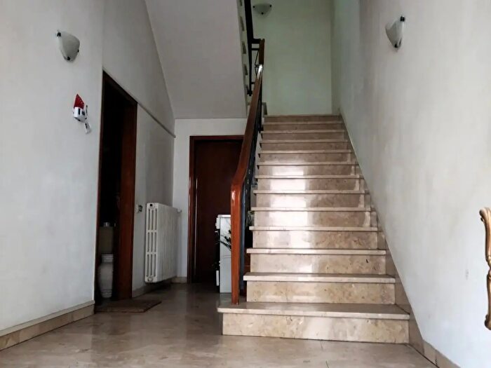 Casa con 9 locali in affitto in Empoli