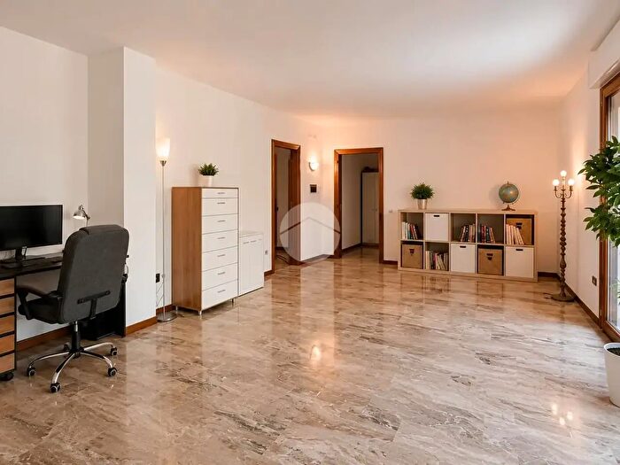Appartamento trilocale in vendita in Via Colture, Darfo Boario Terme