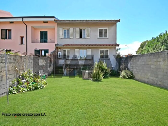Casa con 5 locali in vendita in Via Can Bonu, Santa Giusta