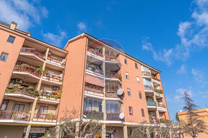 Appartamento con 6 locali in vendita in Via del Casale Lumbroso a, Roma