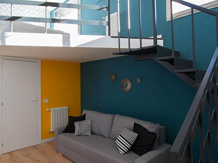 Appartamento monolocale in affitto in Via Gaetano de Castillia, Isola, Milano