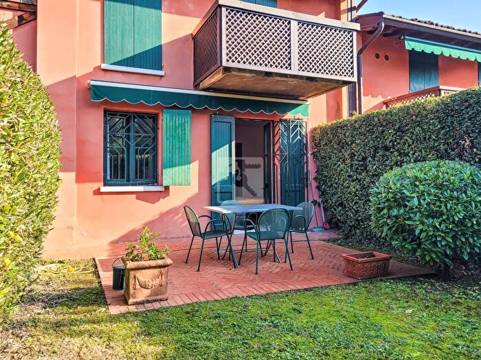 Appartamento trilocale in vendita in Via Omodeo, Polpenazze