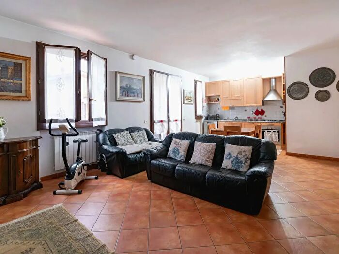 Appartamento quadrilocale in vendita in Via Palagetta, Campi Bisenzio