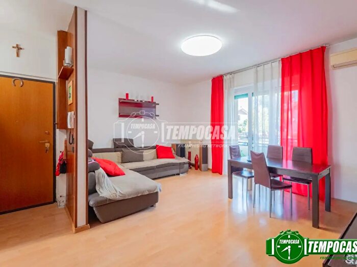 Appartamento quadrilocale in vendita in Via Pietro Micca, Magenta