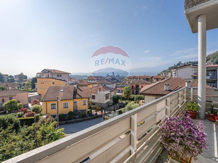 Appartamento con 5 locali in vendita in Via degli Alpini, Verbania