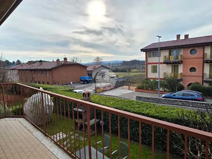 Appartamento trilocale in vendita in Via XX Giornate, Corte Franca